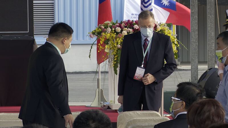 美国在台协会台北处长郦英杰现身台湾潜舰国造动工典礼。(记者李宗翰摄)